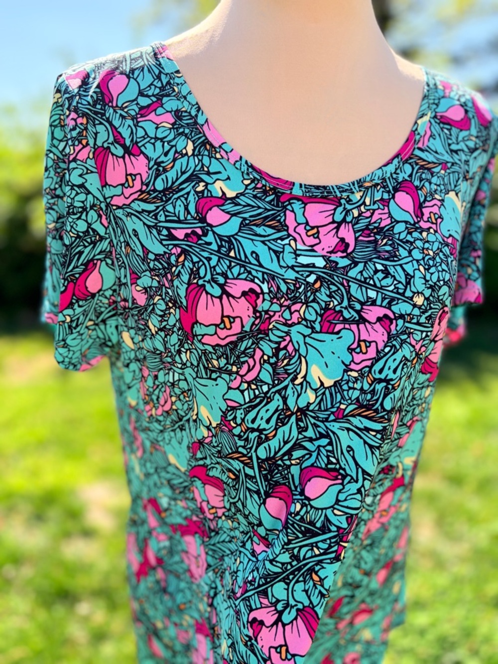 LuLaRoe MED. Floral Scoop Neck Short Sleeve Tee Top Shirt women turquoise/pink - Picture 3 of 5